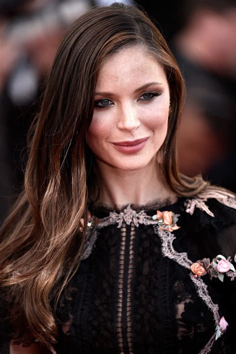 Whatever the way wear it, slight, deep, right, left, teased, or flat; 28 Marvelous Side Part Hairstyles for Long Hair - Haircuts ...