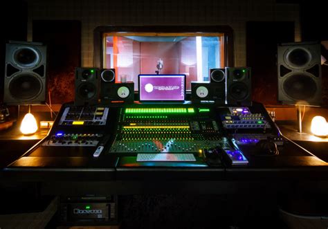 The online recording studio provides you with a team of highly experienced music industry professionals to help you achieve your goals. Konscious Studios - Recording Studio, Music Prod. - Santa ...