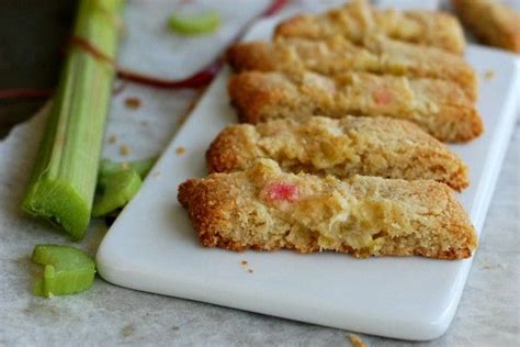 Healthy Rhubarb Cookies Nu Gluten Or Sugar Added Somriga Rabarbersnittar Hälsosamma