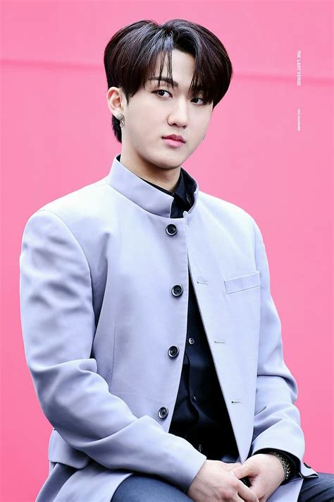 #changbin #skz #stray kids #send help im touch starved #its getting ridiculous #changbin stray kids #changbin skz. Changbin Stray Kids | Фан арт, Бини, Корея