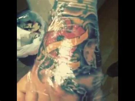 Moment, chagrin de l'amour dure toute la vie ma vie, mes règles vivere est agere gustus legibus non subiacet facta sunt potentiora verbis omnia. FRONTEANDO CON EL NUEVO TATTO - BABY RASTA - YouTube