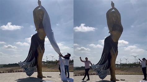 estatua de shakira en barranquilla fue revelada con presencia de sus