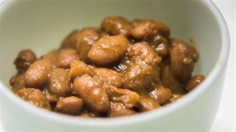 Shelling beans like cranberry and cannellini are in farmers' markets now, cook quickly, and taste great, and you don't even need a recipe. Slow Cooker Cranberry Beans with Bacon Recipe - Allrecipes.com
