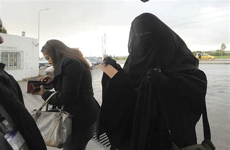 Religion Tunisie Le Port Du Niqab Interdit Dans Les Institutions Publiques