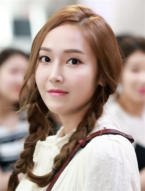 file jessica jung at incheon airport on may 22 2015 wikimedia commons