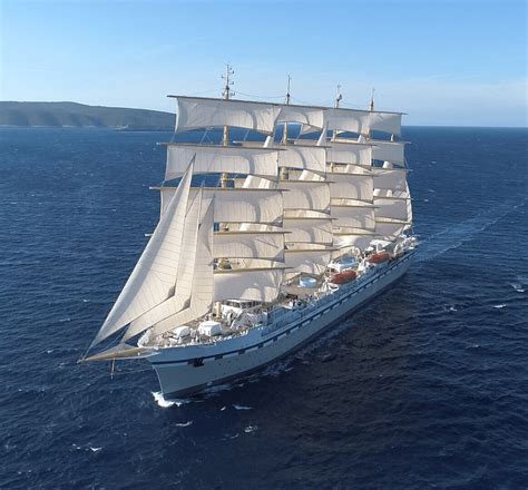 World's Largest Square-Rigged Sailing Ship - Tradewind Voyages