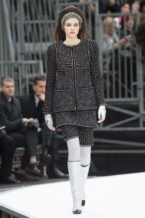 Chanel Fall 2017 Ready To Wear Fashion Show Fashion Fashion Week