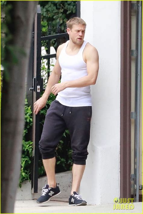 Charlie Hunnam Shows Off Toned Muscles In A Tank Top Charlie Hunnam Charlie Handsome Actors