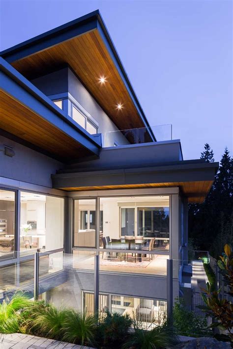 Singapore changi airport is singapore's primary international airport and a major aviation hub in asia. A Butterfly Roof And Dramatic Lighting Give This Home A ...