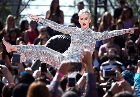 Katy Perry Becomes First Person To Reach Million Twitter Followers