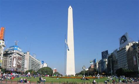 Los obeliscos egipcios se construían fundamentalmente en una sola pieza de granito, basalto gris o cuarcita, variando en sus dimensiones entre uno y más de treinta metros de altura, llegaron a pesar. ¿Qué es Obelisco? » Su Definición y Significado 2021