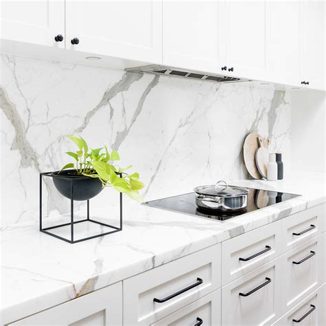 White shaker kitchen cabinets white kitchen appliances kitchen counters black countertops product features: White shaker kitchen cabinets with black hardware