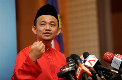 Sebagai orang perniagaan, anda mesti dapat membuat produk atau perkhidmatan yang diterima oleh harga adalah satu perkara yang sensitif dalam perniagaan. DR. MAZLEE, KASUT HITAM, DAN MR. RAGAMAN - mohamad hafiz