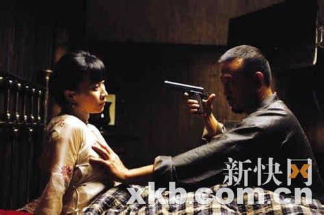 《让子弹飞》公布摸胸剧照 刘嘉玲表示不尴尬 娱乐 腾讯网