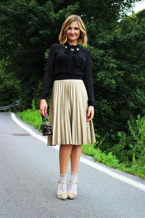 marvelous pleated skirt outfits for fashionistas ohh my my