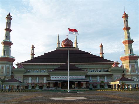 Kem 96 masjid tanah 3.6 km. PAJERO SPORT FAMILY BANTEN: Masjid Raya Al-Bantani, Serang ...