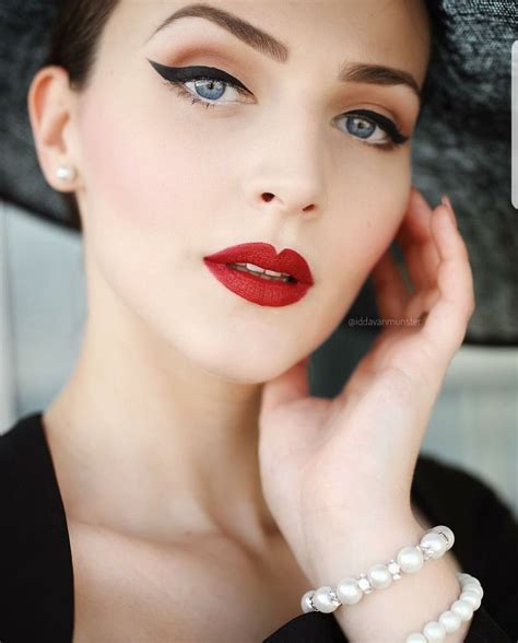 The Glamourous Life Maquiaje In 2019 Glamour Makeup Red Vintage