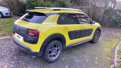 In dat jaar werd de citroën c4 cactus op de autosalon van parijs tentoongesteld. CITROEN C4 CACTUS d'occasion C4 Cactus PureTech 82 Feel ...
