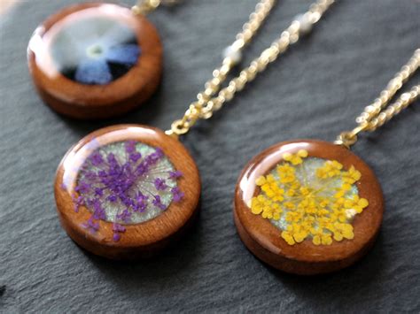 Resin Necklace Pressed Flower Jewelry Queen Annes Lace Flowers Wood