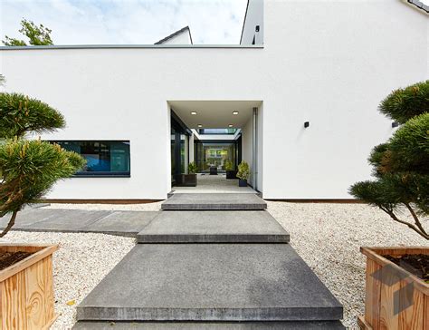 Okal hausytpyen sind nicht nur moderne häuser bestehend aus mauern, fenstern und dach. Modernes Haus Eingangsbereich in 2020 | Okal haus, Haus ...