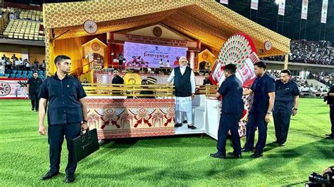 In Pics Dancers Drummers Perform Bihu In Front Of Pm