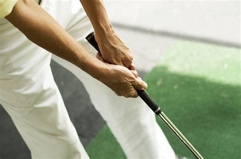 How To Properly Grip A Golf Club