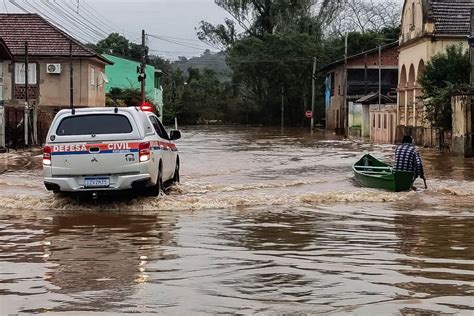 Rs Confirma 51ª Vítima Das Chuvas Que Deixaram Cidades Em Estado De Calamidade Brasil Farol
