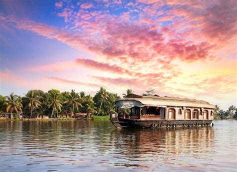 House Boat In Backwaters Allepey Kerala