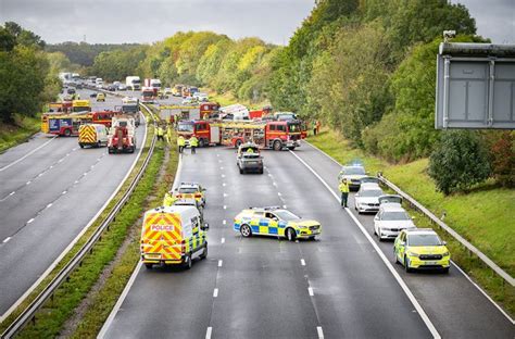 M4 Fatal Crash Motorway Remains Closed Eastbound Nearly 24 Hours On