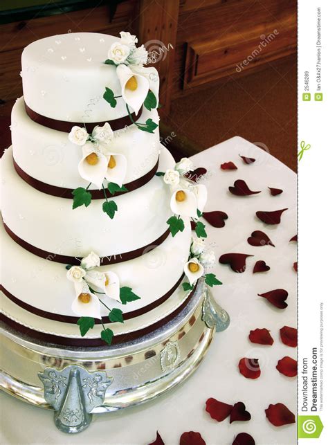 Beautiful Wedding Cake Stock Image Image Of Burgundy