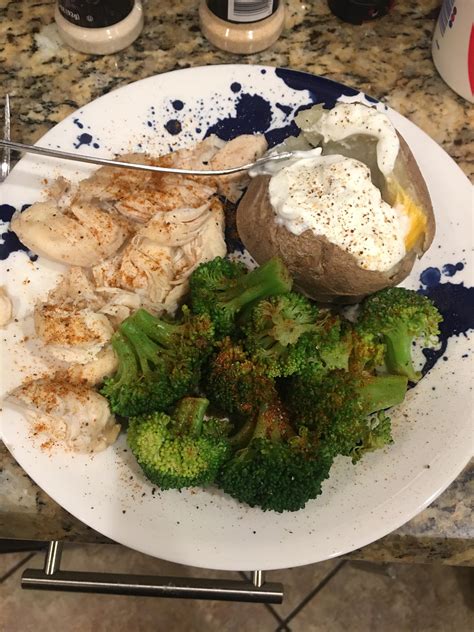 2,000 calories a day is used for general nutrition advice. Dinner is served! A simple dinner of chicken (cooked in a ...