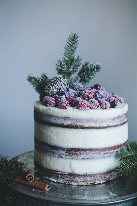 Wedding cakes have always been part of british tradition since medieval times. 5 Wonderful Winter Wedding Cakes : Chic Vintage Brides