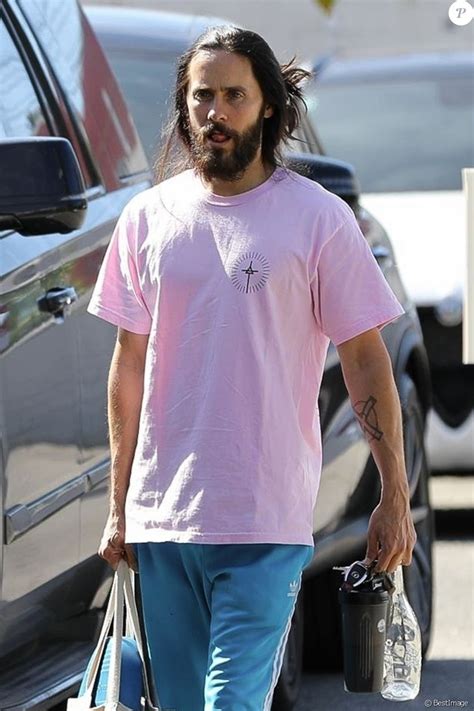 After starting his career with television appearances in the early 1990s, leto achieved. Exclusif - Jared Leto à la sortie de son cours de yoga à ...