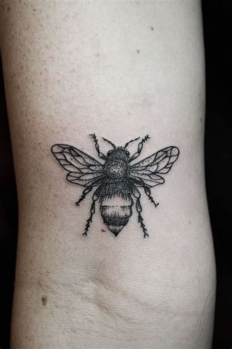 43 Best Bee Outline Tattoos Images On Pinterest Bees Honey Bees And