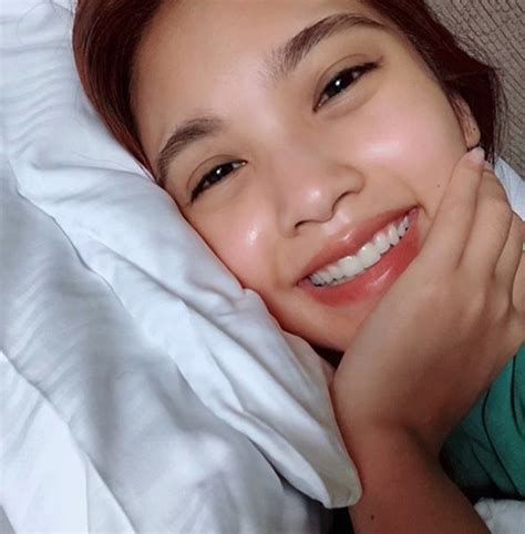 When it comes to makeup, angelababy loves playing up her eyes and leaving her lips and cheeks as natural as possible. This 5 Celebrities Can Rock The Whole No-Makeup Look ...