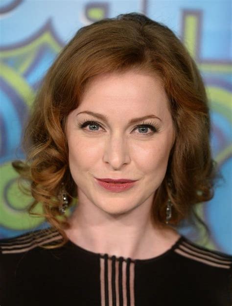 Why Did Ros Star Esme Bianco Leave Game Of Thrones In 2022 Chrissie