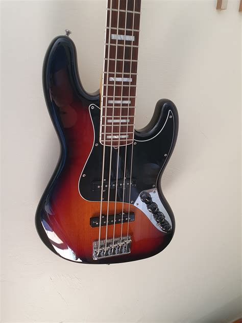 American Deluxe Jazz Bass V 2010 2015 Fender Audiofanzine