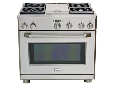 An f9 error code on a general electric (ge) oven indicates that the oven's electronic control system has detected a problem with the automatic door lock. GE Monogram ZDP364NDPSS Range - Consumer Reports