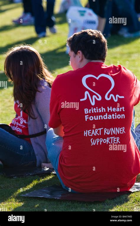 London Marathon Spectators Wearing British Heart Foundation Supporters