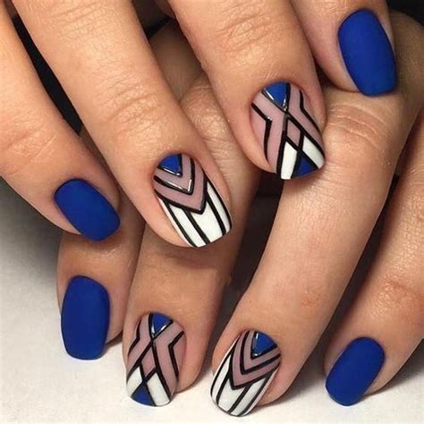 Treat Serious Problems With Discernment With Images Geometric Nail