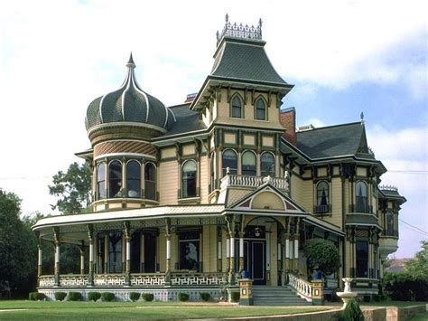 Dave's Victorian House Site - West Coast Victorians great ... From the cottages in the northeast to the cabins in the northwest, the manors in the southeast to the to celebrate that, we've put together the ultimate photographic compendium of american architecture.