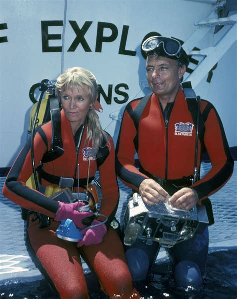 Shark Experts Valerie And Ron Taylors Uncaged Career Cnn