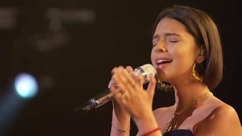 Ngela Aguilar Poprowadzi Premios Juventud El Cultura