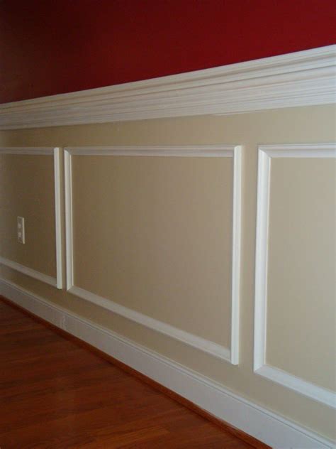Modern and art deco molding. crown molding ideas | ... see chair rail molding along the ...