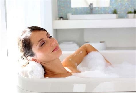 Hemorrhoids sufferers can get relief from pain and bleeding by using the mixture of epsom salt and glycerine. What You Will Need: