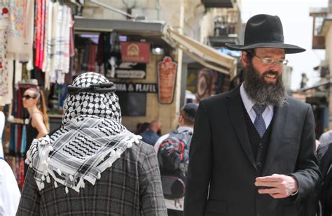 Jerusalems Jewish Residents Becoming More Religious Cbs Israel