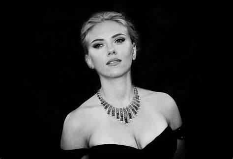 Scarlett Johansson Esquires Sexiest Woman Alive Again