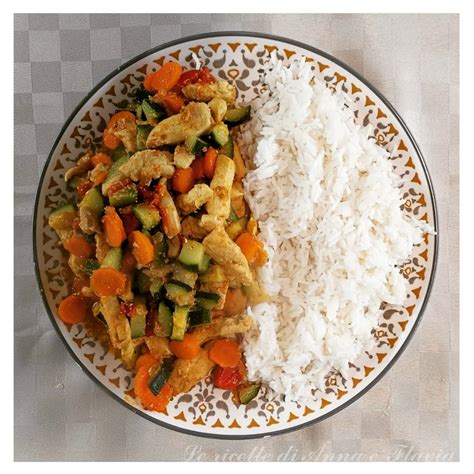 Pollo al curry con contorno di riso e verdure | Le ricette ...
