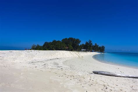 Pulau Lanjukang Keindahan Di Batas Terluar Makassar