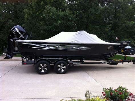 Lund pro guide for sale. Anthony Jerulle's Lund Boat for sale on Walleyes Inc www.walleyesinc.com.